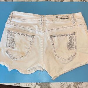 Grace in LA white cut off jean shorts Sz 27 silver & beaded